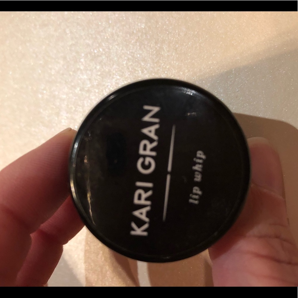 Kari Gran Lip whip Jolene color